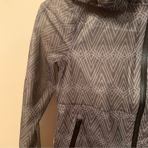 Lululemon Kids Ivivva Grey Black Lightweight Jacket Grey 10 - Picture 6 of 8